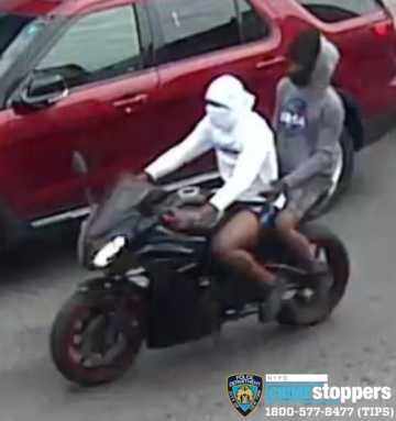 Queens moped robberies in several precincts