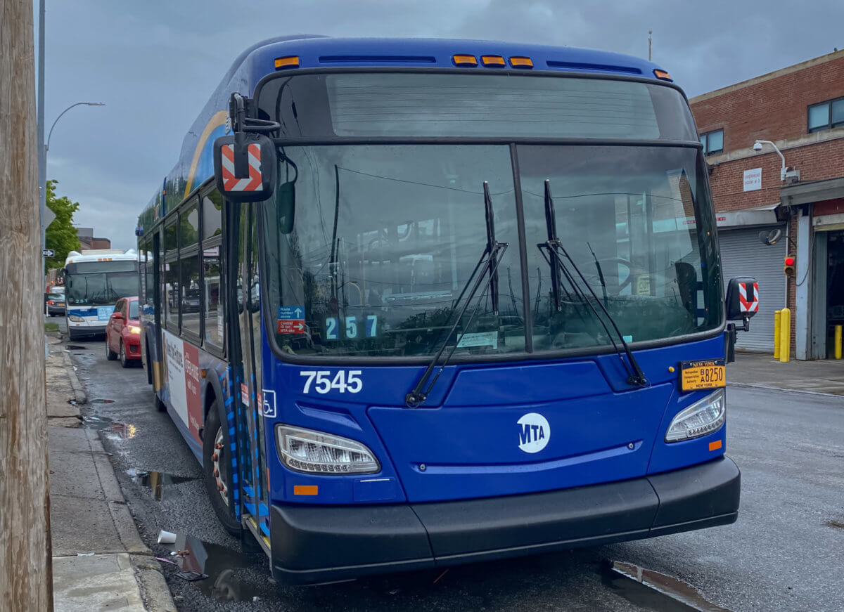 Ulmer-Park-bus-1536×1115-1-1200×871-1