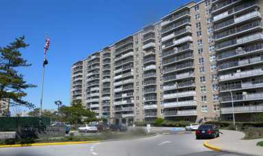 Dayton_Towers_co-op_jeh WIKIMEDIA COMMONS