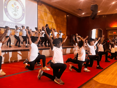 Rosedale Jets and Rochdale Cheerleaders Collaboration perform for the crowd (1)