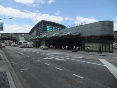 Jackson_Heights-Roosevelt_Avenue_Terminal-1_3706c7