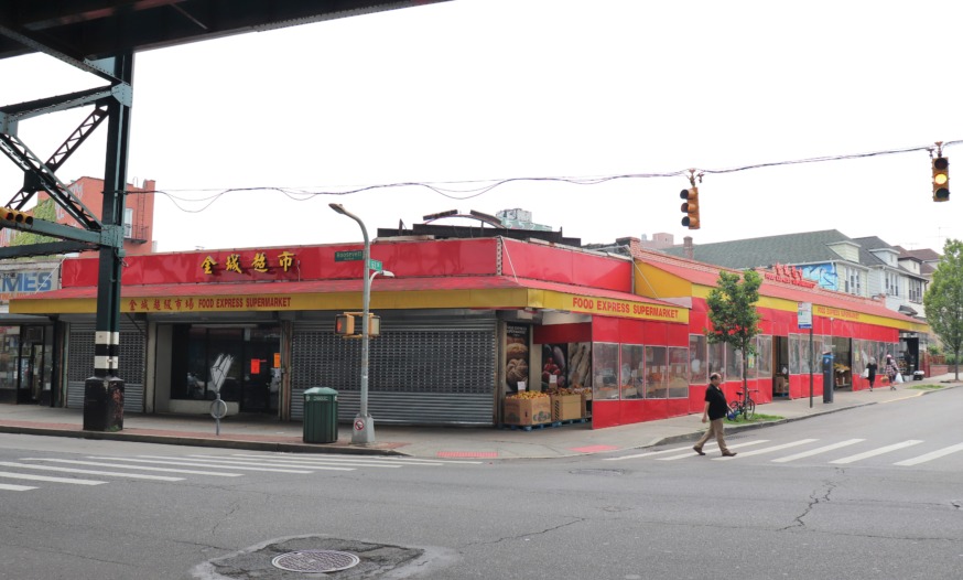 Cops shut down Woodside brothel in undercover op, residents say neighborhood cathouses are an open secret (Photo by Michael Dorgan)