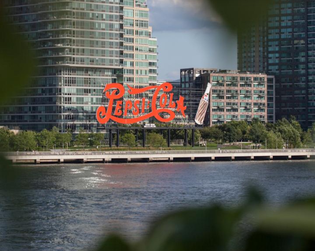 Pepsi Cola sign