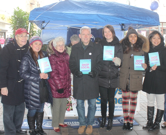Small Business Saturday under the arch